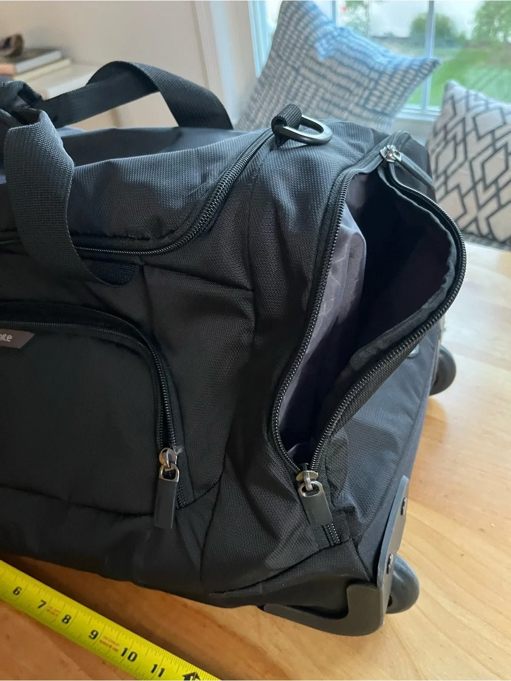 Samsonite Black Weekend Wheeled Suitcase Duffel with Front Pockets